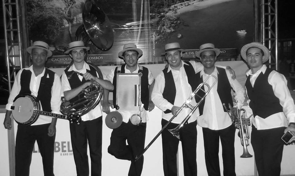 Com o formato de “Dixieland”, inspirado nas tradicionais bandas de jazz de Nova Orleans-EUA, a Bucaneiros Jazz Band é um dos convidados do Bossa Jazz Ilhabela