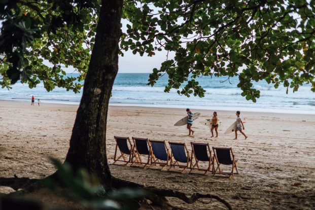 Surf no bonete - Pousada Canto Bravo - Hospedagem pé na areia na praia do Bonete em Ilhabela