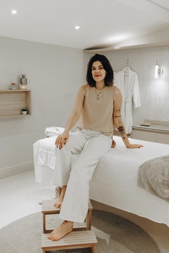 Bárbara, esteticista e massoterapeuta na A Bela da Ilha Bárbara, esteticista e massoterapeuta na A Bela da Ilha