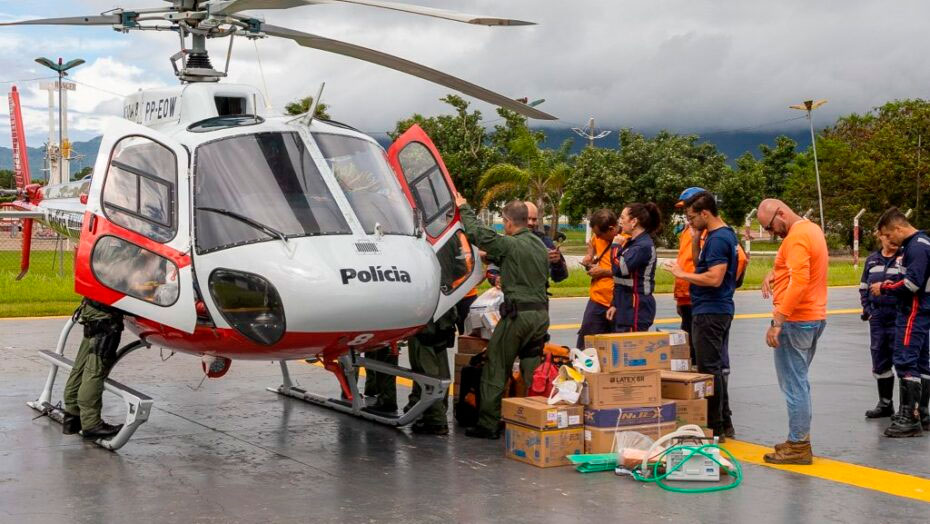 helicopteros-resgate-desastre-litoral-norte-sp Helicópteros auxiliam no resgate de vítimas do desastre em São Sebastião
