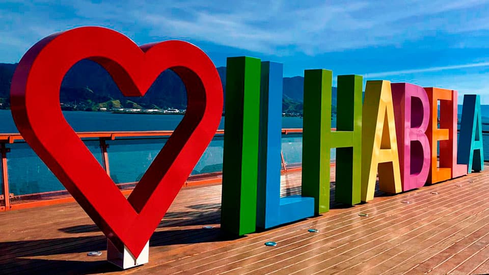 letreiro-ilhabela-mirante-do-piuva-ilhabelacombr 10 mirantes e lugares incríveis para fotos em Ilhabela - Letreiro Ilhabela no Mirante do Piúva