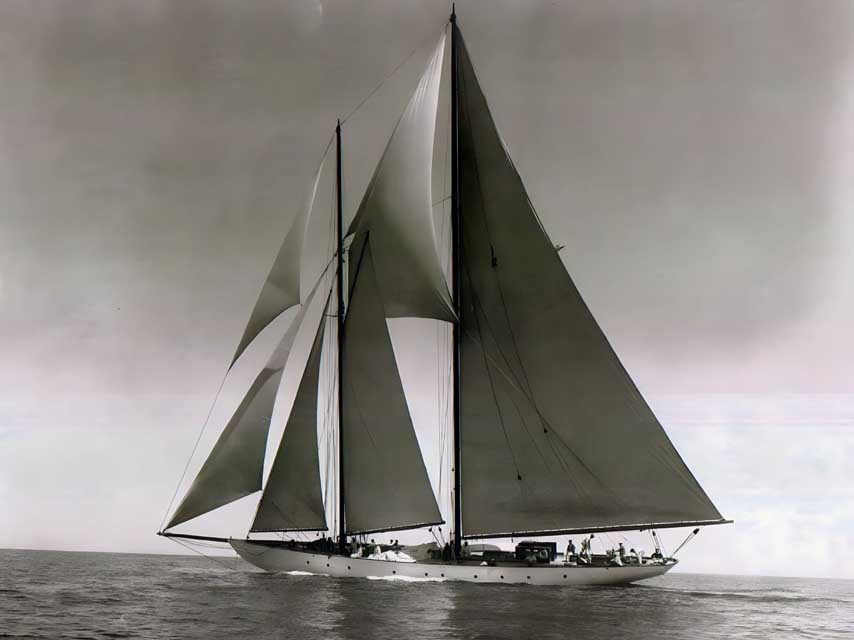 atrevida-na-decada-de-20-mcpyachts Atrevida na década de 20 (foto: MCP Yachts)
