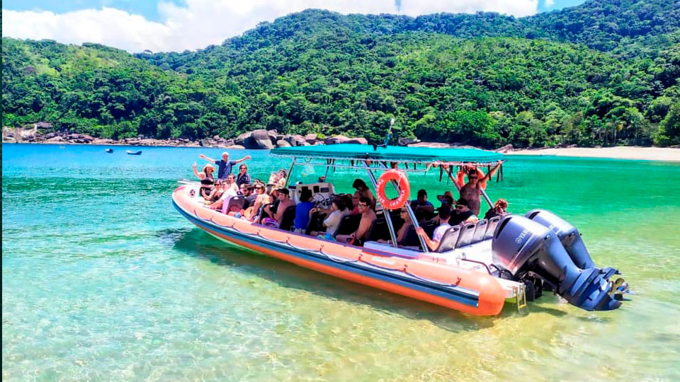 Passeio de barco em Ilhabela - Praia do Bonete e Indaiaúba - Maremar Turismo
