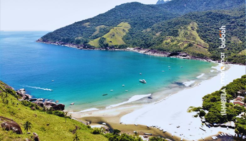 Praia do Bonete, em Ilhabela, vista do alto do mirante