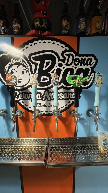dona-bica-garage-cerveja-artesanal-frente-ao-mar-em-ilhabela-03 Dona Bica Garage: cerveja Artesanal, drinks, burger, porções e pizza em frente ao mar no Perequê