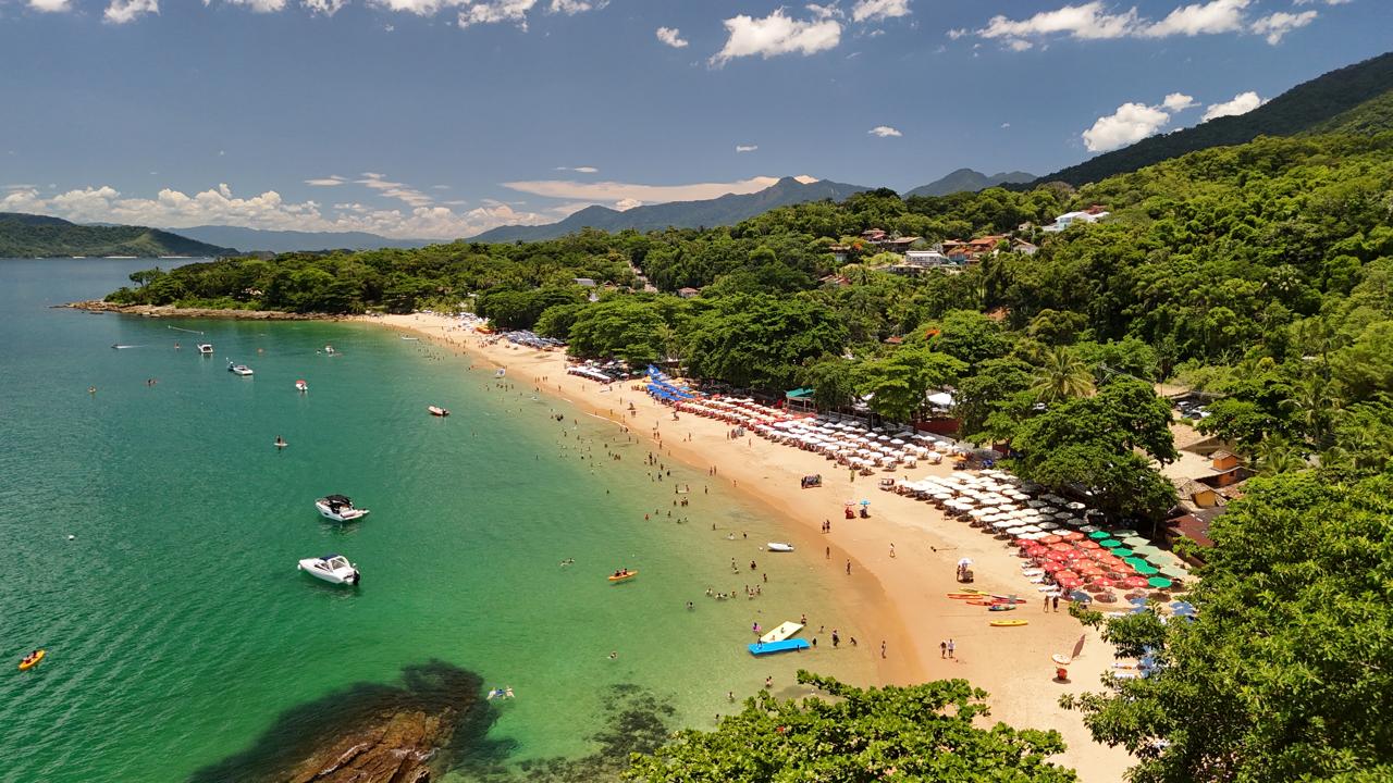 Praia do Curral em Ilhabela - Imagem aérea (Marcos Cará / Maremar Turismo)