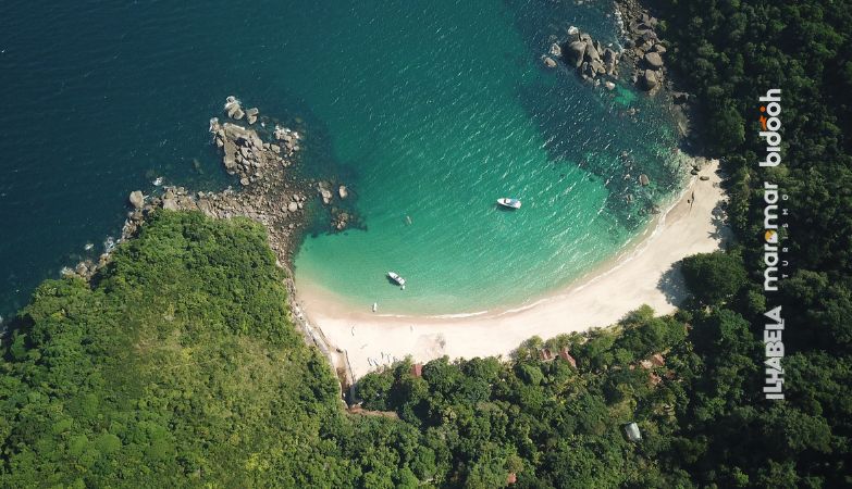 Praia de Indaiaúba em Ilhabela faz parte do roteiro de Superboat para o Bonete com a Maremar Turismo