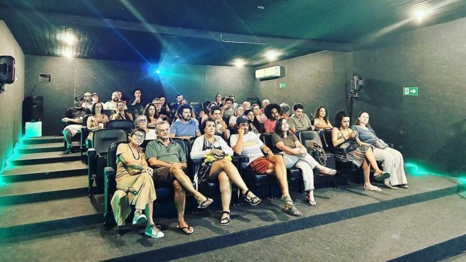 Ilhabela tem cinema grátis para todos com sucessos da Paris Filmes - Cine Clube Villa Bella