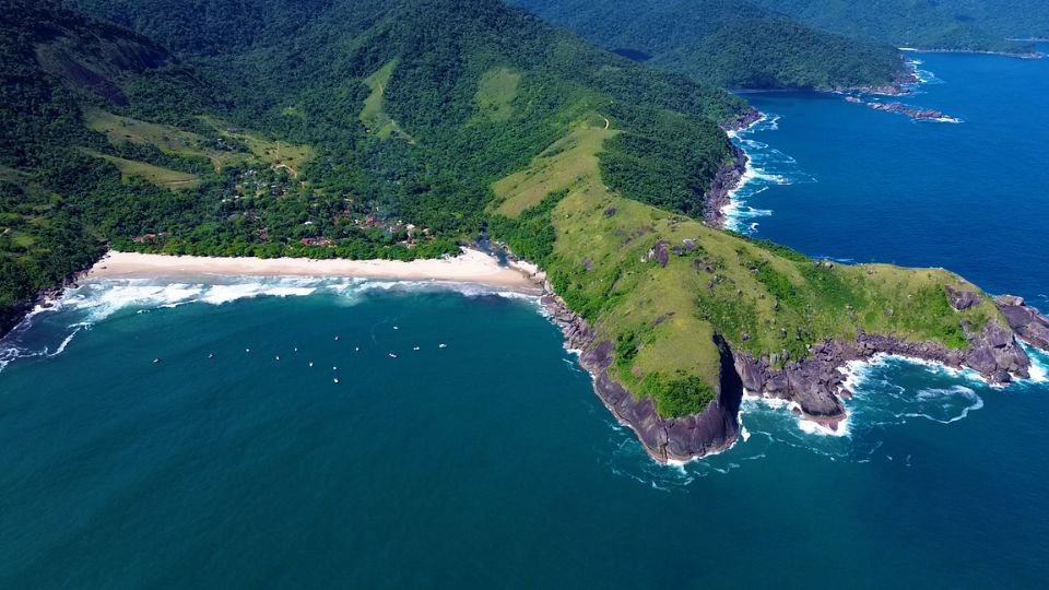 Praia do Bonete em Ilhabela está entre as mais bonitas do Brasil, segundo jornal britânico The Guardian e matéria publicada na IstoÉ